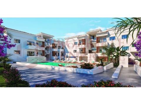 Apartamento T3 duplex novo, perto da praia.