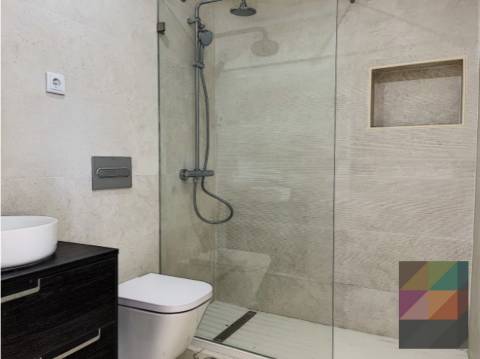 Moradia T4 com Piscina em Corroios
