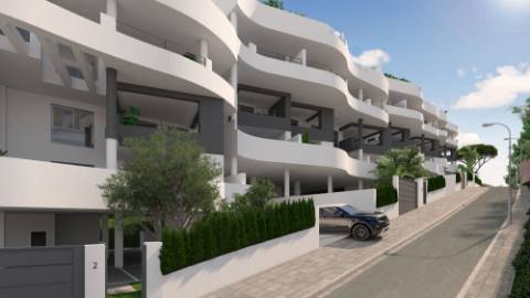 Moradia em banda T3, com terraço.