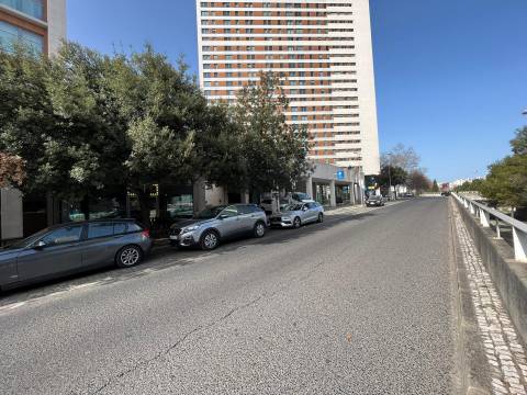 Espaço Comercial no Parque das Nações
