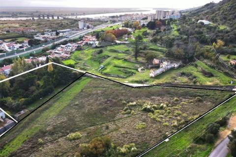Lote para a Construção de 100 Apartamentos em Povos-Vila Franca de Xira