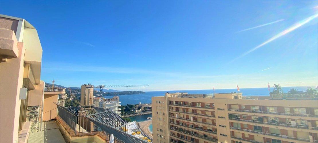 Luxo totalmente renovado e muito brilhante penthouse/telhado de 3 quartos em Monte - Carlo