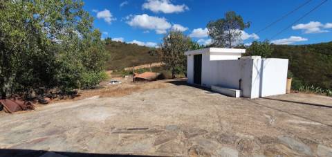 Monte alentejano, em Almodôvar, com 2,5 hectares