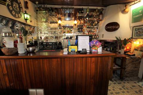 Restaurante com Moradia T5
