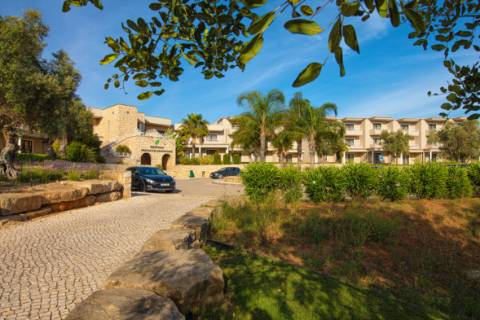Apartamento T1 em aldeamento de golfe