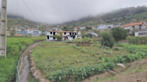 Moradia T2 no Arco da Calheta