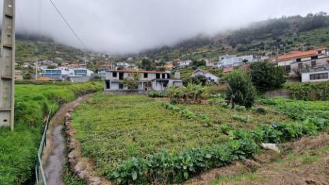 Moradia T2 no Arco da Calheta