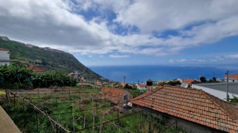 Moradia T2 no Arco da Calheta