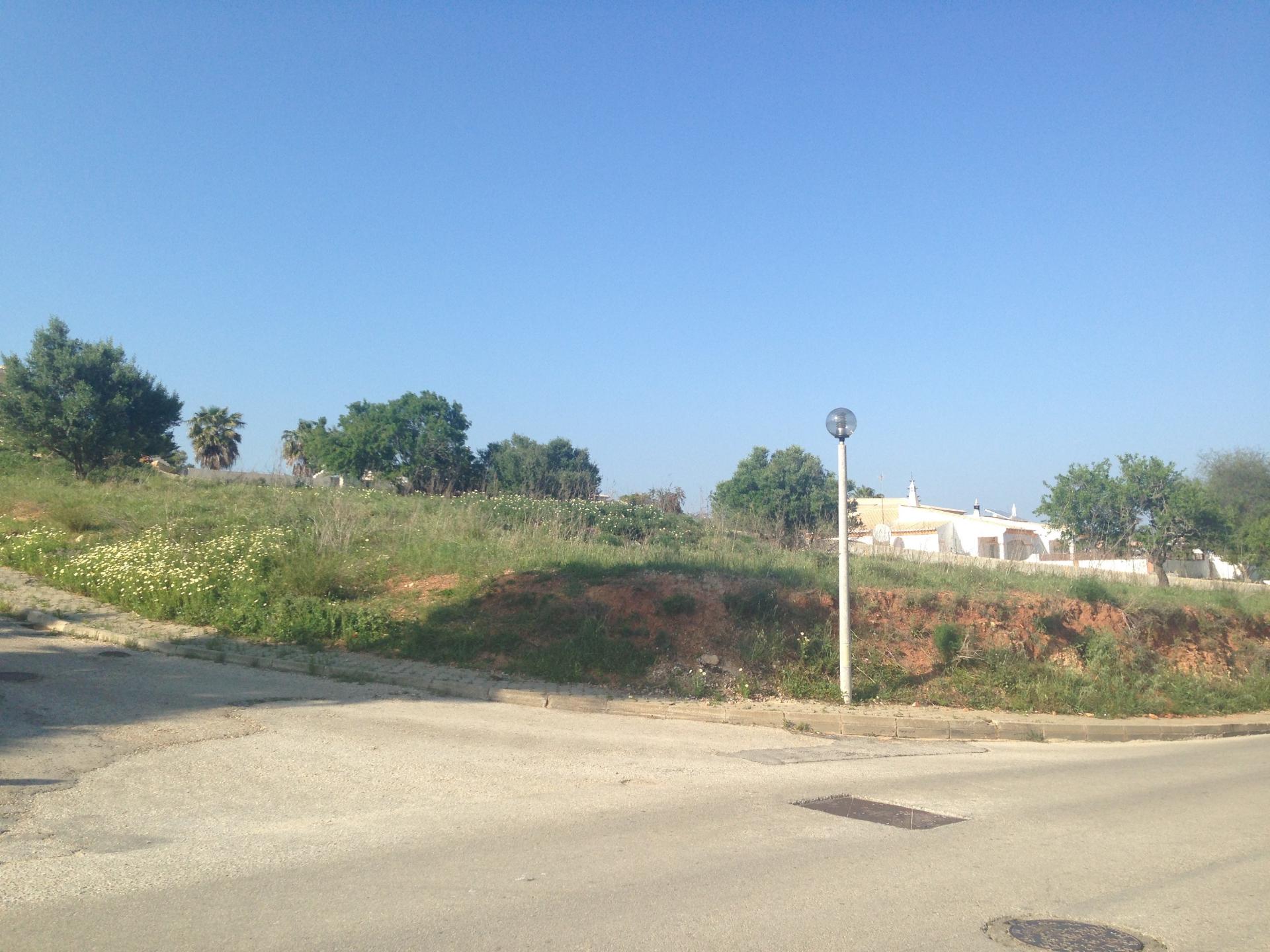 Lote para construção de moradia unifamiliar