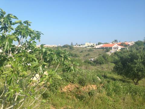 Lote para construção de moradia unifamiliar
