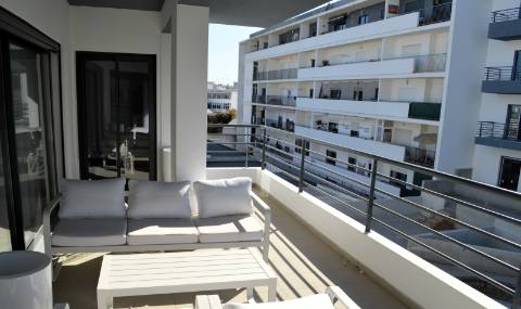 Apartamento T3 Novo com piscina, garagem e arrecadação em Olhão
