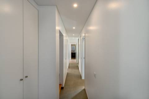 Moradia T4 com piscina em Porches, Lagoa