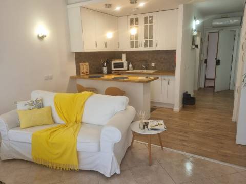 Excelente Estúdio remodelado em zona central de Vilamoura