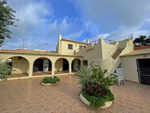 Vila T4 em Silves
