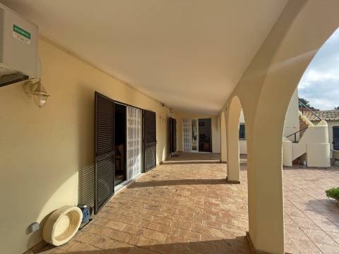 Vila T4 em Silves