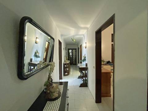 Vila T4 em Silves