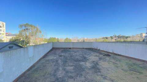 Loja com Terraço