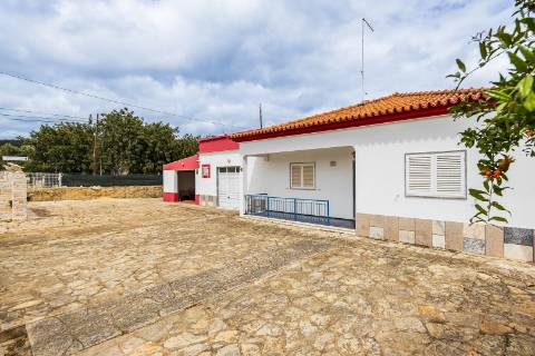 Moradia com 3 quartos em Bordeira - Santa Bárbara de Nexe