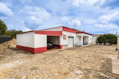 Moradia com 3 quartos em Bordeira - Santa Bárbara de Nexe