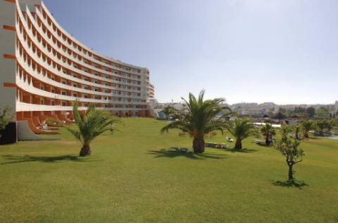 A mais carismática unidade hoteleira em Albufeira, com classificação 4 estrelas e vista para o mar