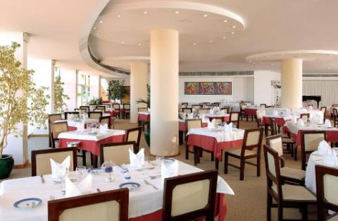 A mais carismática unidade hoteleira em Albufeira, com classificação 4 estrelas e vista para o mar