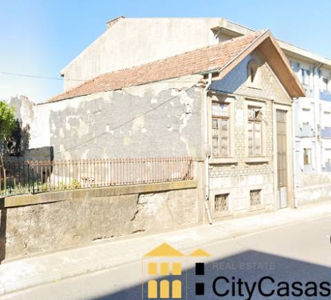Terreno p/ Construção ao Hospital São João | Zona ARU