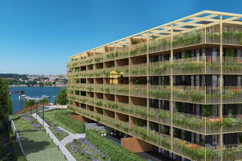 T4 C/ Terraço e Jacuzzi | Junto ao Rio Douro