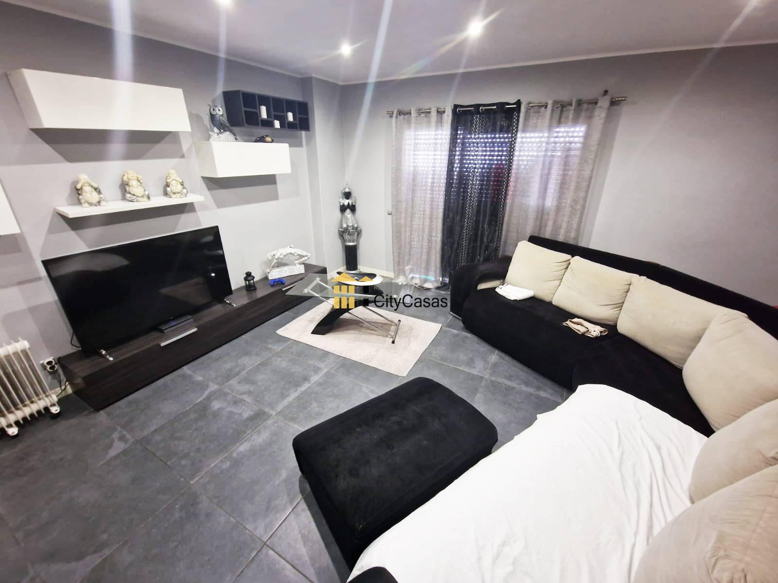 Apartamento T3 com Terraço e Garagem Box | Porto