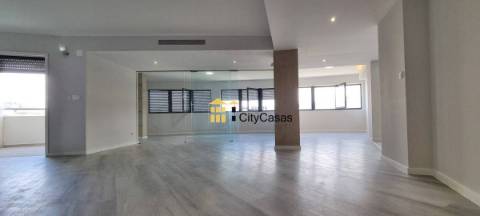 T4 Renovado c/ Garagem em Braga
