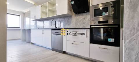 T4 Renovado c/ Garagem em Braga