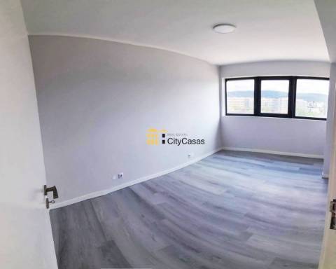T4 Renovado c/ Garagem em Braga