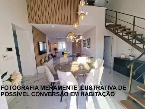T3 Duplex com L. de Garagem