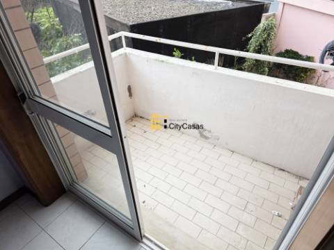 T2 Renovado c/ L. Garagem | Estação de Metro