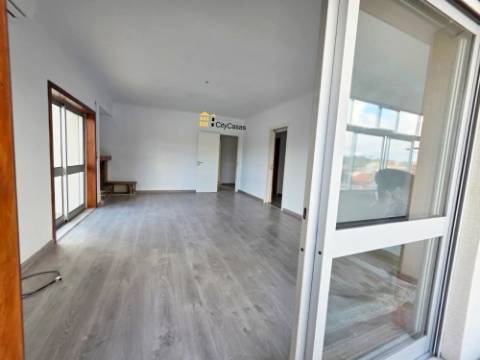 Apartamento T3 c/ L. Garagem | Mafamude