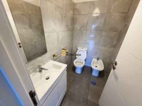 Apartamento T3 c/ L. Garagem | Mafamude