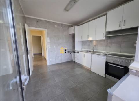 Apartamento T3 c/ L. Garagem | Mafamude