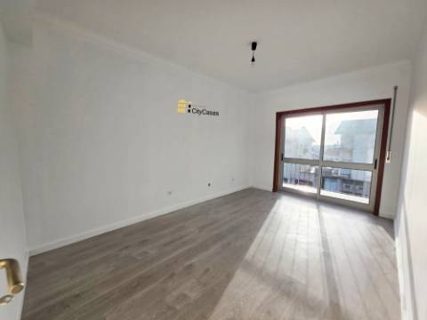 Apartamento T3 c/ L. Garagem | Mafamude