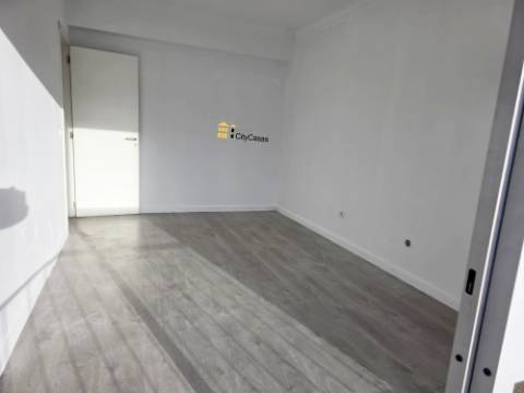 Apartamento T3 c/ L. Garagem | Mafamude