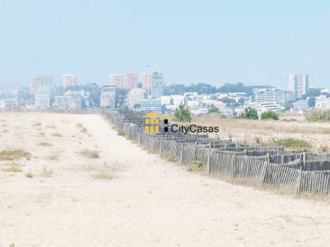 Moradia T4 em Construção | Próxima ao Rio Douro e ao Mar