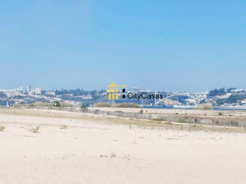 Moradia T4 em Construção | Próxima ao Rio Douro e ao Mar