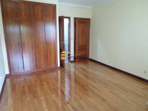 Moradia T2+1 em Campanhã | Porto