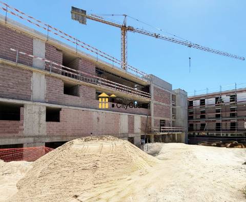 Apartamento T2 Novo c/ L. Garargem | House Factory