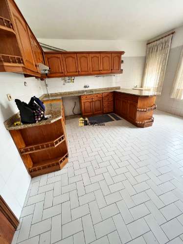 Apartamento T3 no Centro de Barcelos