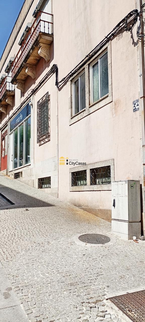 4 Frações para Venda | Centro de Lamego