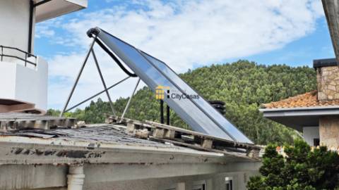 Vivenda de 4 Frentes com 3 Suítes, Garagem e Terreno | Gaia