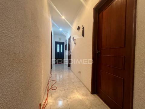 Moradia bi-familiar t5+t3 em brejos do assa, palmela