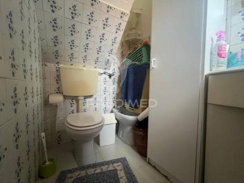 Moradia bi-familiar t5+t3 em brejos do assa, palmela