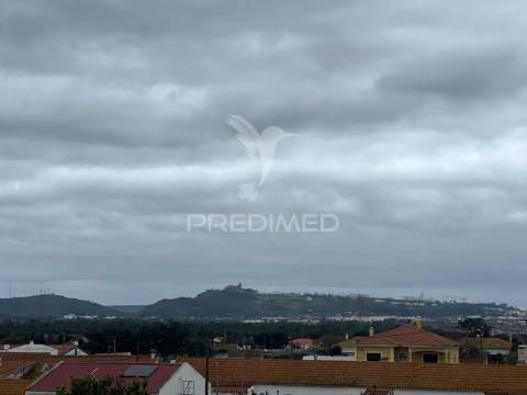 Moradia bi-familiar t5+t3 em brejos do assa, palmela