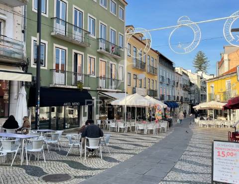Trespasse de restaurante em localização privilegiada – cacilhas