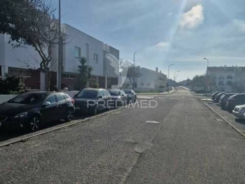 Lote urbano para moradia em sines